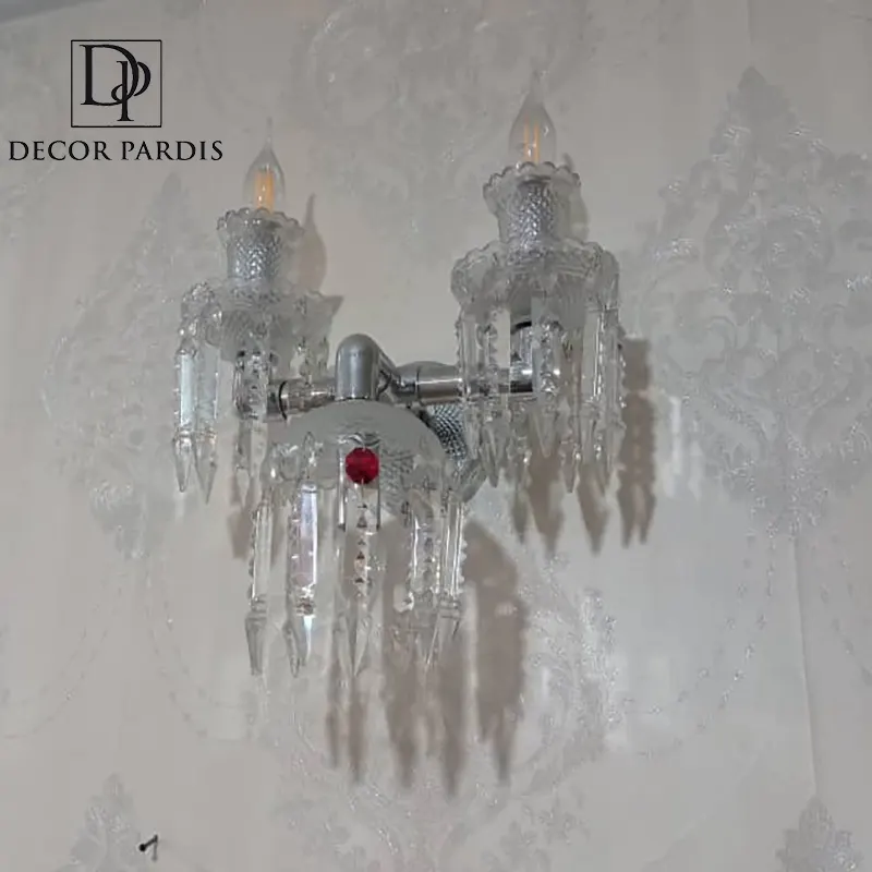 دیوارکوب باکارات با طراحی لوکس و کریستال های درخشان