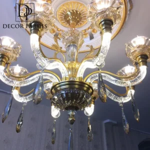 نمای زیر لوستر هشت شعله