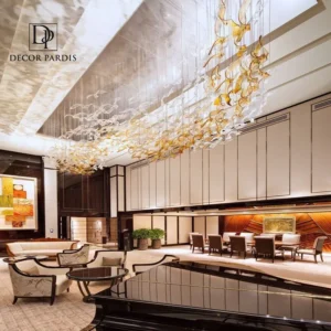 لوستر آبشاری برگ بید در دکوراسیون مدرن سالن پذیرایی