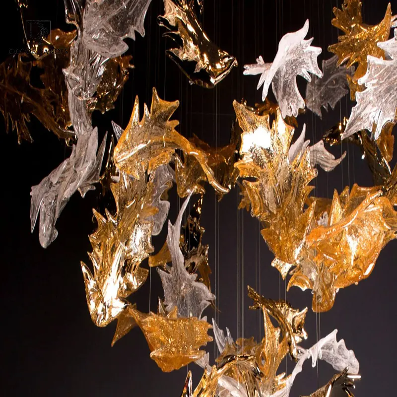 نمای نزدیک لوستر دست ساز برگ پاییزی مدل برگ