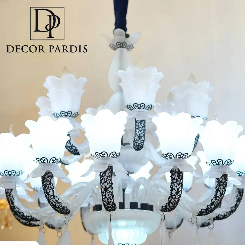 لوستر لالهدار مورانو با طراحی کلاسیک