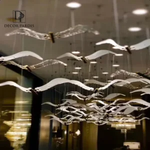 لوستر فانتزی آویزان در دکوراسیون مدرن و لوکس