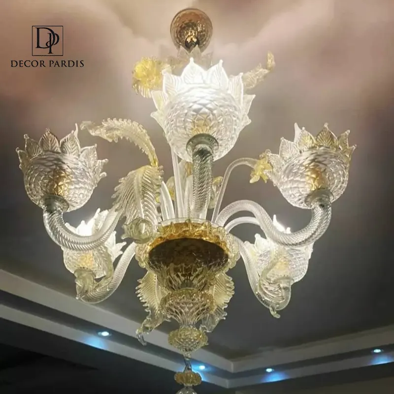 طراحی هنری و شیشهای لوستر دستساز مورانو