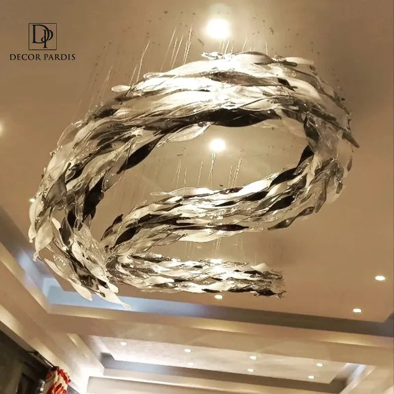 لوستر دست ساز دم ماهی مدل هلال با طراحی هلالی