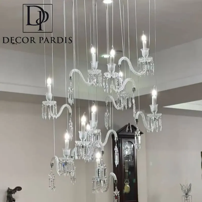 نورپردازی یکنواخت لوستر جزیره در فضای آشپزخانه مدرن