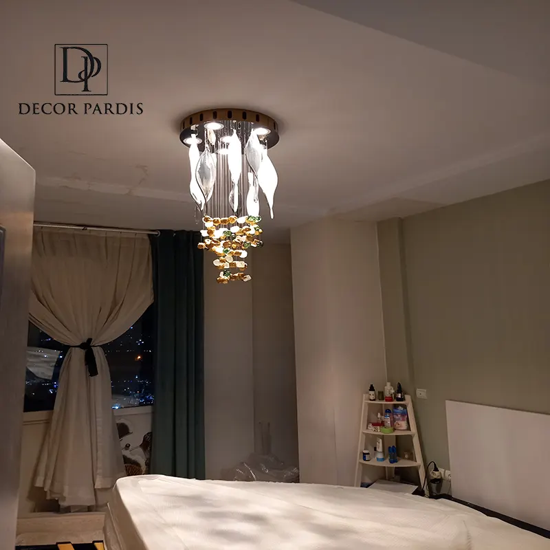 نورپردازی گرم و دنج لوستر مدرن قلوه سنگ