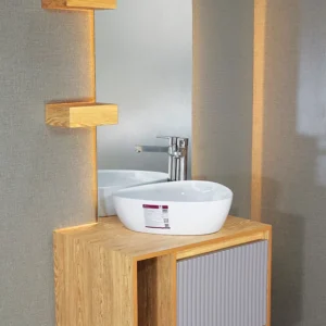 روشویی کابینتی PVC با شلف کاربردی، درب CNC شده، آینه بک‌لایت و طراحی مدرن