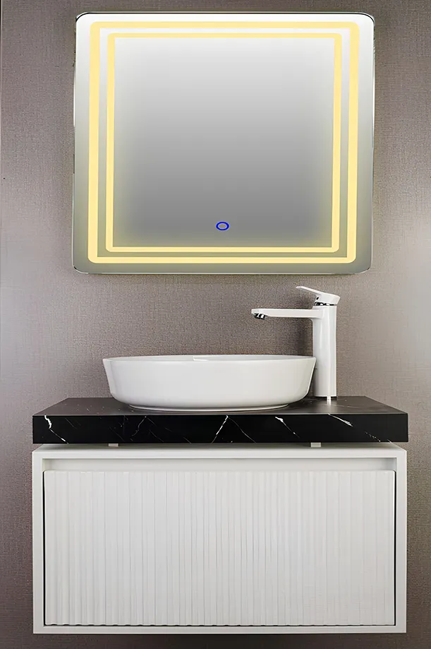 روشویی کابینتی سفید ممبران مدل 49 با درب CNC، آینه سندبلاست و PVC طرح سنگ