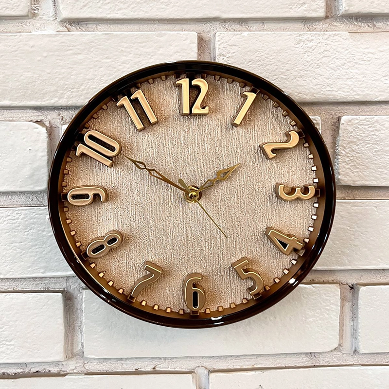 ساعت دیواری و رومیزی کوچک کرمی