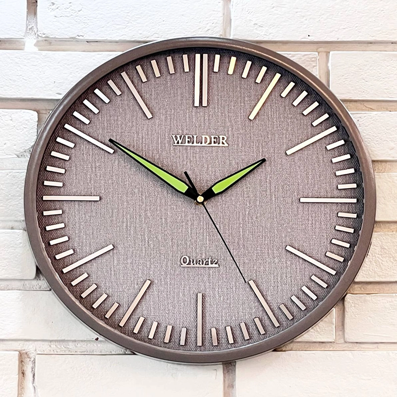 ساعت دیواری روشن در تاریکی ولدر