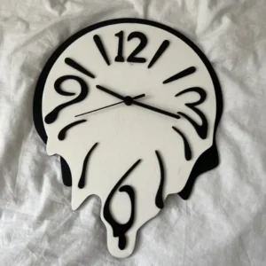 ساعت پینترسی مدل آب شده