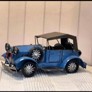 مجسمه ماشین آبی