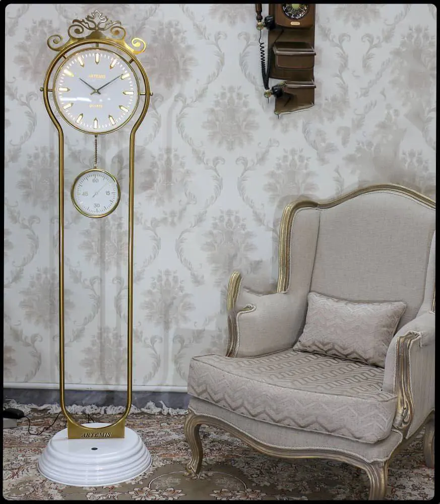 تصویر ساعت ایستاده آرتمیس مدل 6040 طلایی و سفید